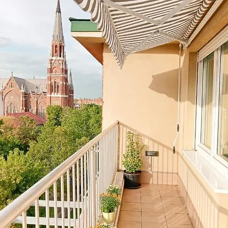 Apartment Far *