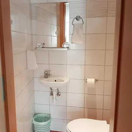 Far Apartment *